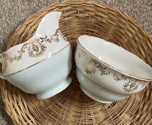 Royal vale vintage - vale, cream