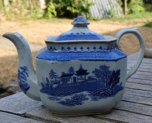 Vintage victoria ware - victoria, blue