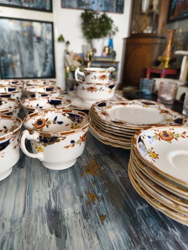 Antique wellington china 27pc - wellington,