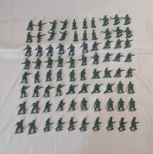 Vintage green plastic - army, men