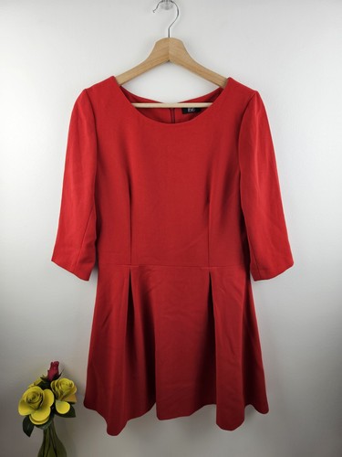Red dress box - box, pleats