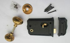 FARMOUSE COUNTRY STYLE ANTIQUE BRASS RIM KNOB + BLACK CAST IRON DOOR  LATCH LOCK