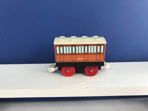 Vintage tomy train - vintage, annie