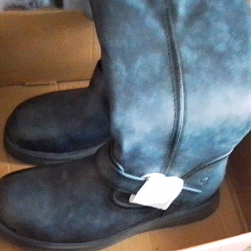 Heavenly feet riding knee - heavenly,