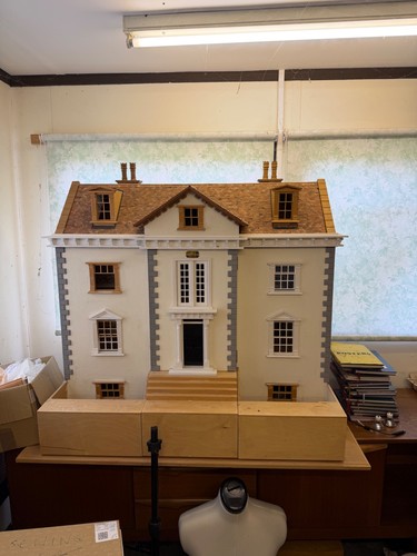 Unfinished kendrew dollshouse - kendrew,