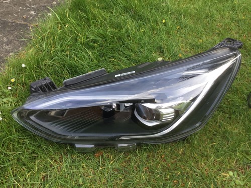 Ford focus line - st-line, left
