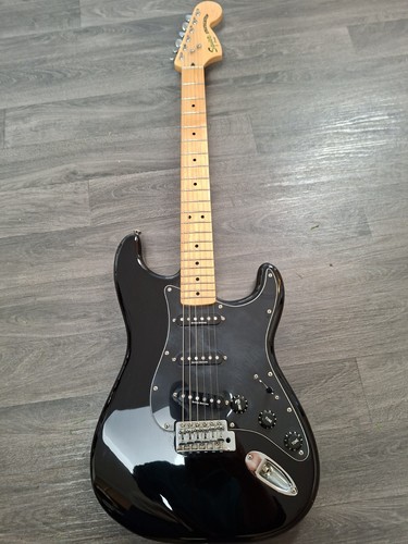 Squire stratocaster black - ,