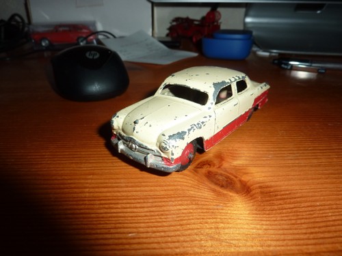 Dinky toys 170 - ford, fordor