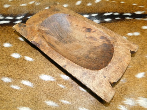 Carved wooden dough bowl - *,