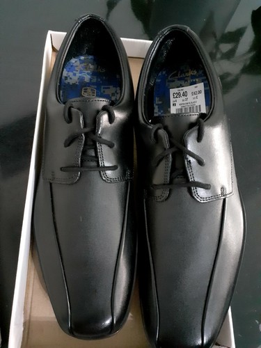 Clarks size fit hoxton - e,