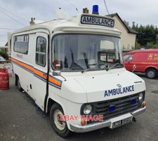 PHOTO  UMA689R BEDFORD AMBULANCE MOUNT HILL HALSTEAD  NOW SERVING MAC'N'CHEESE A