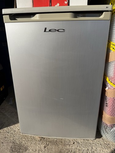 Lec under counter fridge - under,
