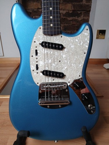 Fender mustang vintera with - mustang,