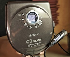 SUPERB Condition Sony D-E715