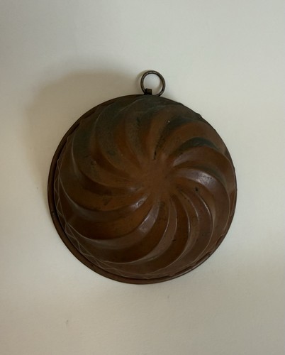 Small vintage copper - small, spiral