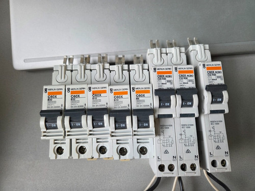 Merlin gerin c60x mcbs rcbo - merlin,