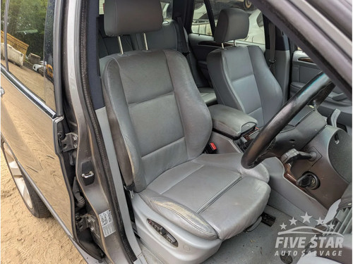 Bmw set leather seats - bmw,