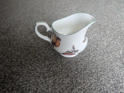 Siltone pottery fruits - siltone, half
