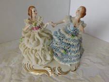 STUNNING MULLER VOLKSTEDT IRISH DRESDEN FIGURINE PORCELAIN LACE - TWO SISTERS
