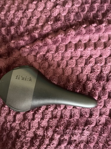 Fizik light weight saddle - fizik, used