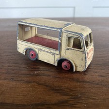 Dinky Toys 30 V Electric  Milk Float /Van Express Dairy #776