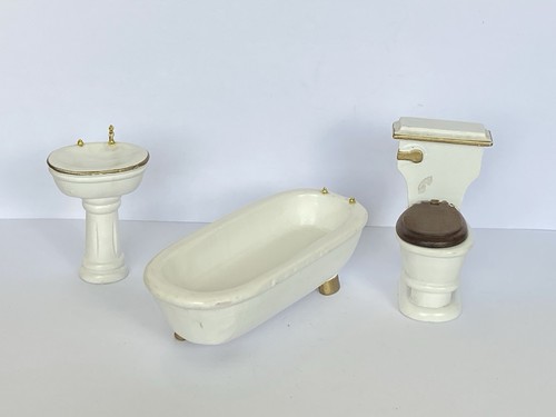 Vintage white doll house - white,