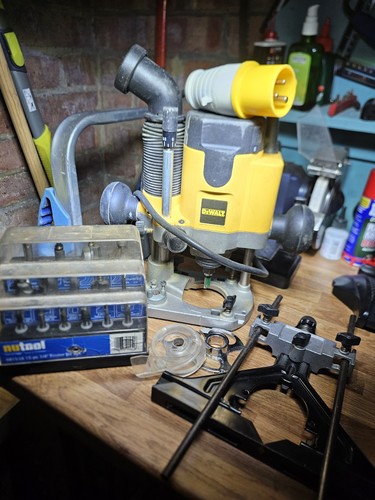Router dewalt dw621l 110v - dw621l,