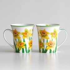 2 FINE CHINA DAFFODIL MUGS GIFT BOXED FLORAL FLOWER  PRESENT MUG SET COFFEE TEA