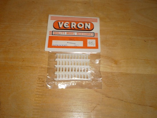 Vintage veron 4pcs plastic - veron,