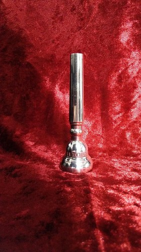 Schilke mouthpiece used - schilke, 11