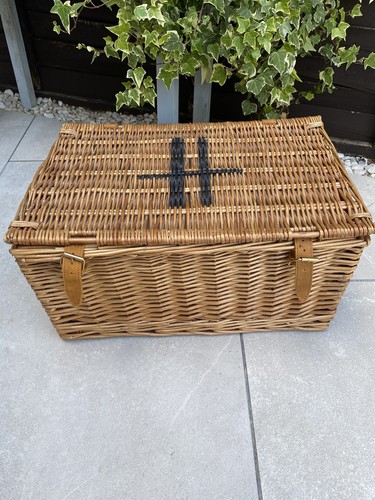 Harrods wicker picnic basket - harrods,