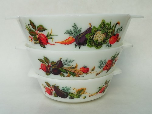 Vintage pyrex market - vintage, garden
