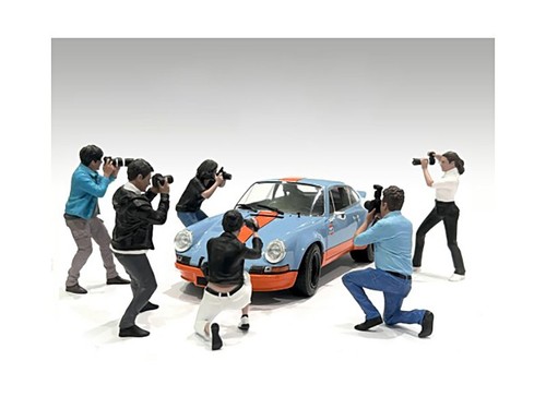 Photographers piece figure - "photographers",