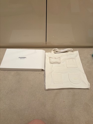 Chanel beaute white canvas - chanel,