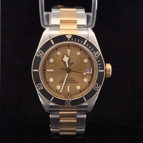 Tudor black bay 41mm - black,