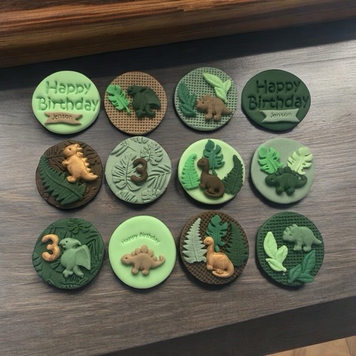 Dinosaur birthday cupcake - dinosaur,