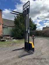 SLG Electric Pallet Stacker