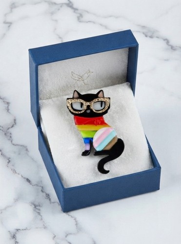 The pompous puss - pompous,