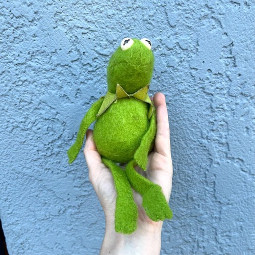 Kermit the frog doll 1979 - kermit,
