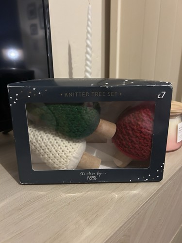Knitted christmas tree - 3, stand