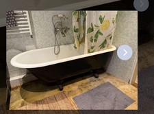 Cast Iton roll top bath with