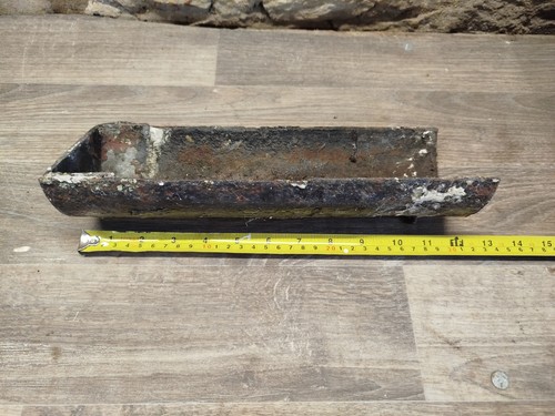 Cast iron guttering stop - ,