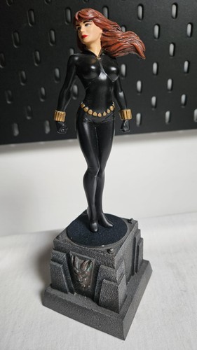 Black widow small - small, statue