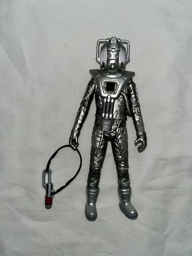 Doctor who earthshock cyberman - doctor,