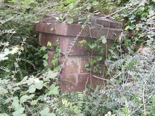 Photo stone gate post - photo, on