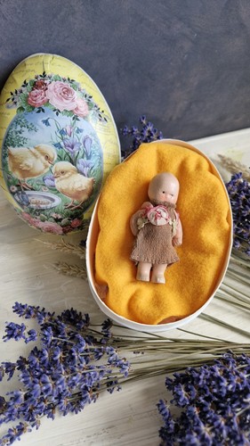 Kewpie frozen sharlotte type - frozen,
