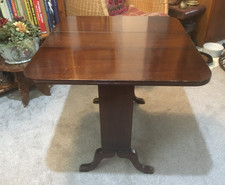 VINTAGE STRONGBOW FURNITURE"MAHOGANY TYPE DROP LEAF/SWIVEL OCCAS. TABLE H.56cm