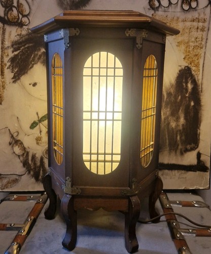 Wooden table lamp oriental - wooden,