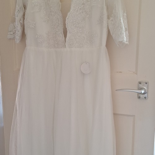 Ivory lace tulle - ivory,