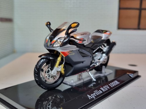 Aprilia rsv 1000r - 1000r, silver